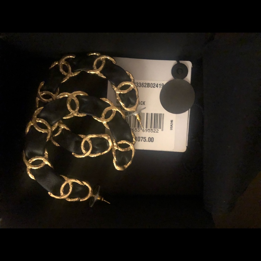 Chanel hoops - Picture 3 of 11